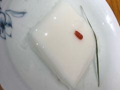 杏仁豆腐-京味斋·北京烤鸭(北京南站洋桥店)