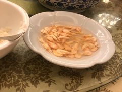 -鸿一饭店(隐秀路店)