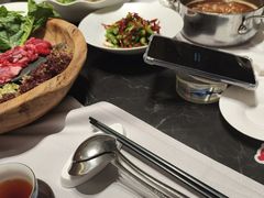 -红鼎豆捞·非遗鲍皇汤火锅(宝丰路店)