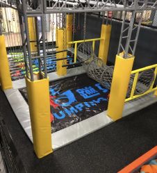 -蹦贝运动中心·蹦床·攀岩·闯关(龙岗店)