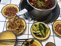 -晓彭肥肠鸡·泡椒鸡火锅(水木天地店)