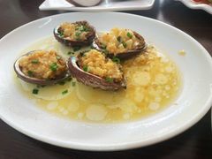 蒜蓉蒸鲍鱼-三亚老渔民海鲜店
