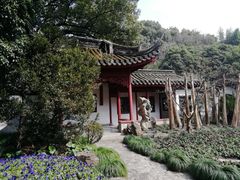 -汇龙潭
