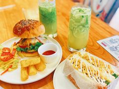 -more than meow吴止猫主题餐厅(承德 中船汇店)