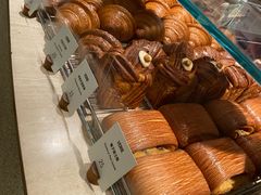 -VERIE BAKEHOUSE