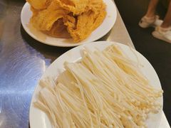 -胡须佬鸡煲四季火锅店(石厦西村直营店)