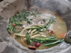 -姚记抚仙湖石锅鱼庄