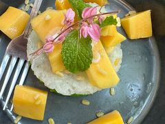 -Chom Cafe and Restaurant