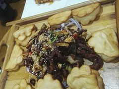 东镇烤三味-老东镇啤酒屋海鲜加工·蒸汽海鲜·海鲜烧烤(台东店)