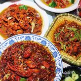 如果不怕烫，可以吮着虾壳吃