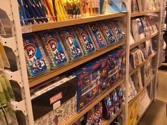 -名创优品(北京新中关购物中心地铁层店)