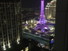 行政房间的窗外夜景-澳门喜来登大酒店