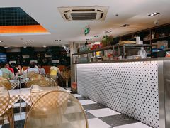 -新大咀港式茶餐厅(宝山万达店)