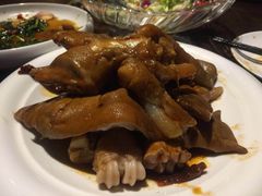 胡辣羊蹄-品味新疆民族风味餐厅(东方今典店)