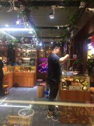 -灵彩珠宝(朗香街店)