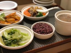 -臻康乃馨月子中心(集美店)