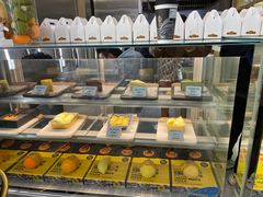 面包甜点陈列柜-猫王榴莲世家(三里屯SOHO商场店)
