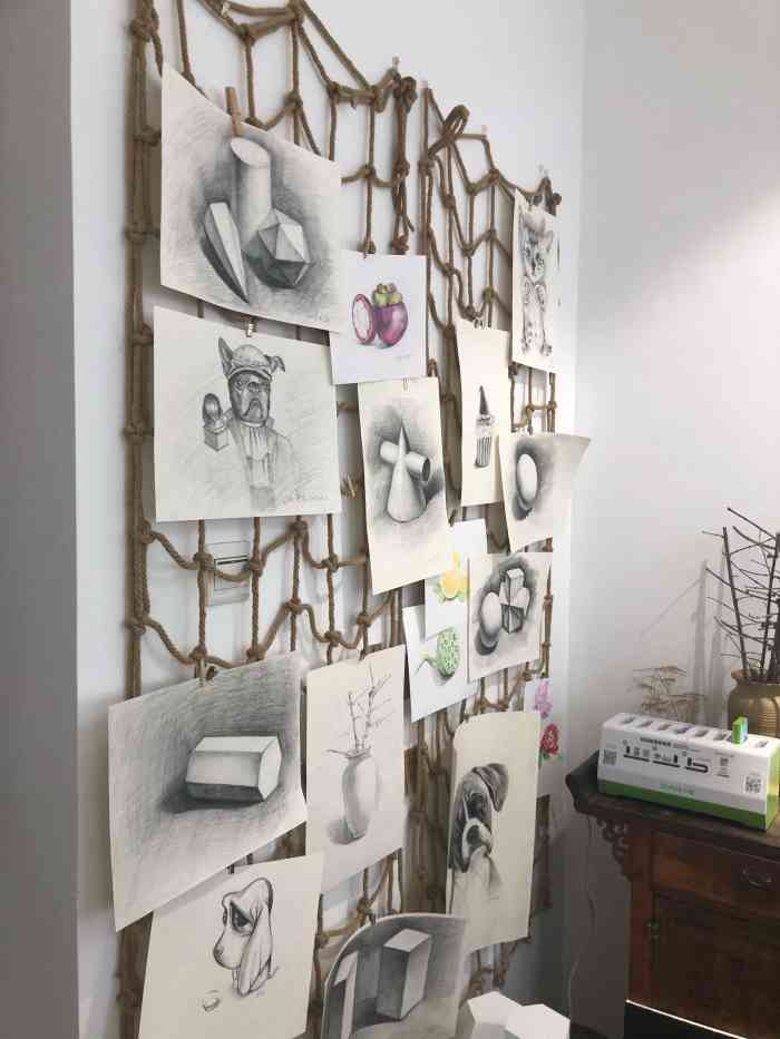 春熙里·自助画室art studio-"画室小小的 有很多画架 有体验课,也有