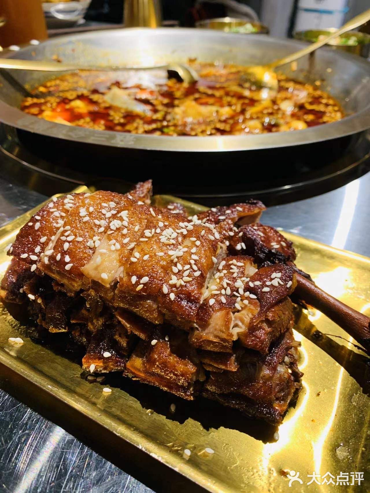 美味出圈的人气排队王贡椒鱼火锅
