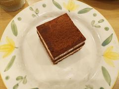 提拉米苏-萨莉亚意式餐厅(特力时尚汇店)