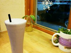 草莓奶昔-长颈鹿咖啡(大学路店)