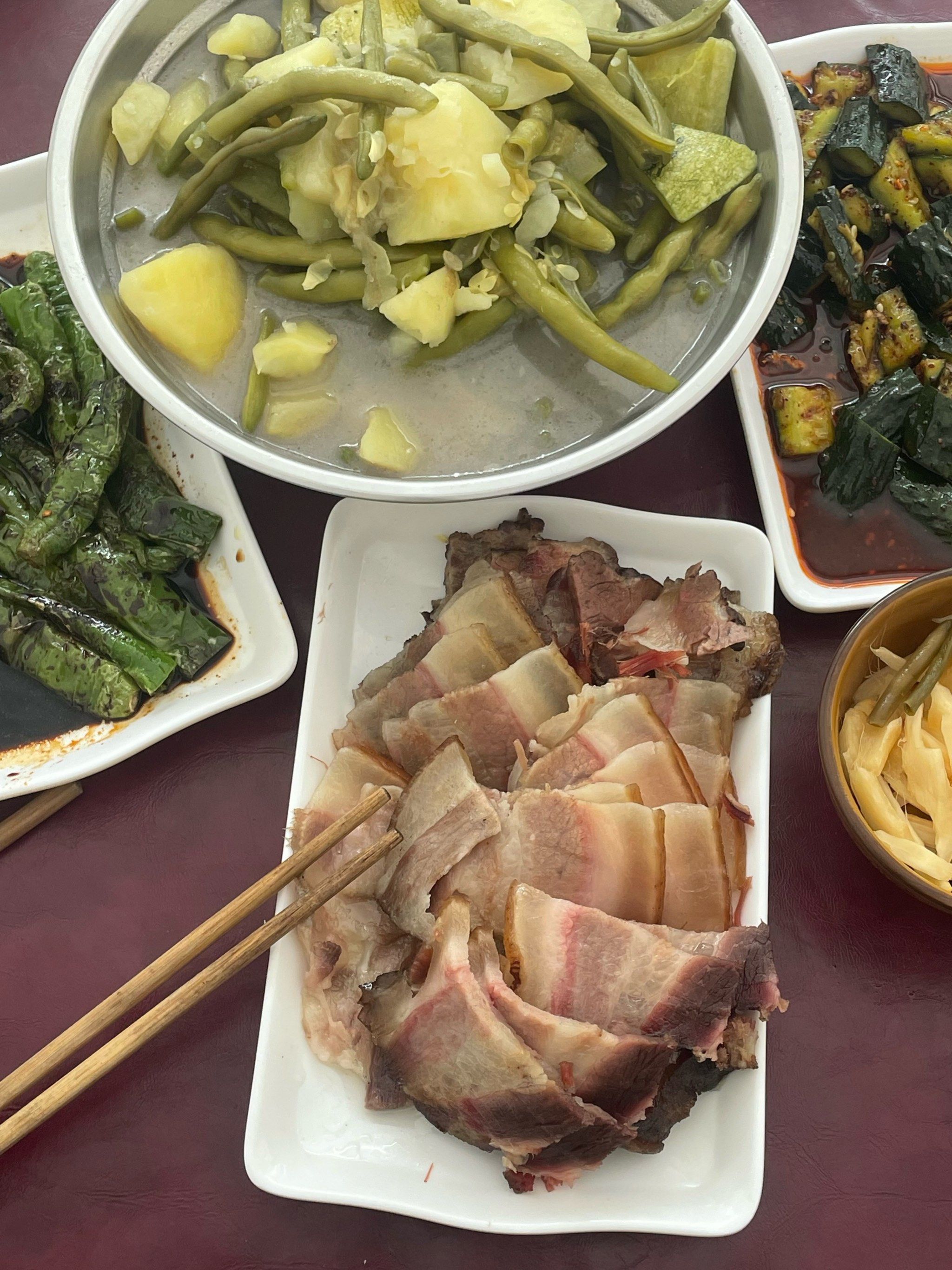 达瓦更扎和神木垒美食[调皮]