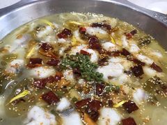 酸菜鱼火锅-杨记大丰收鱼庄(国贸店)