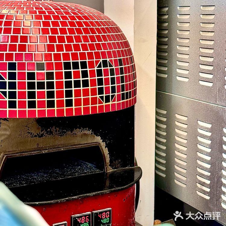 我不说🤫谁能信这是12元的披萨🍕手工窑炉现烤
