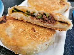 芝麻驴肉火烧-乡村驴肉馆羊蝎子