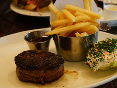 -db Bistro & Oyster Bar by Daniel Boulud(滨海湾金沙店)