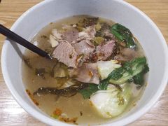 老坛酸菜牛肉面-隆门客栈·西北小吃手工面(丰盛町商业步行街店)