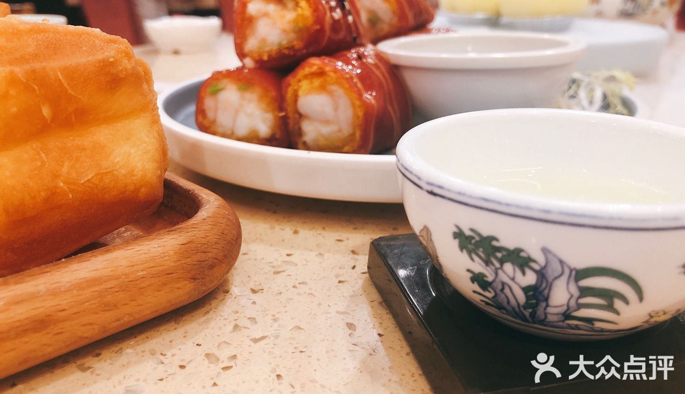 广式点心大佬——点都德来魔都后队伍就没断过‼️