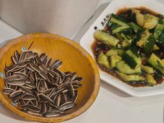 -鲁员外地锅鸡地锅鱼(龙湖江东天街店)