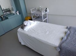 -颜蕾医美·黄金微针·水光·玻尿酸·超声炮·抗衰中心