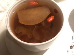 冰糖桃胶炖雪梨-初蓉丨遇见新川菜(亲贤街荣耀店)
