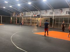 -洛克公园·篮球·足球·羽毛球(莘庄店)