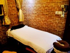 -莱蔻·圣灸堂·推拿艾灸(天山店)