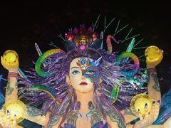 -淄博花灯齐彩城