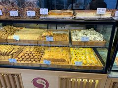 面包甜点陈列柜-读酥世家(宛平南路店)