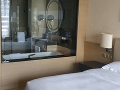 -广州花都皇冠假日酒店
