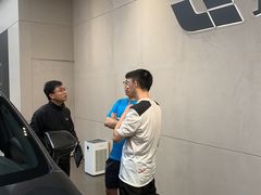 -理想汽车(世纪汇店)