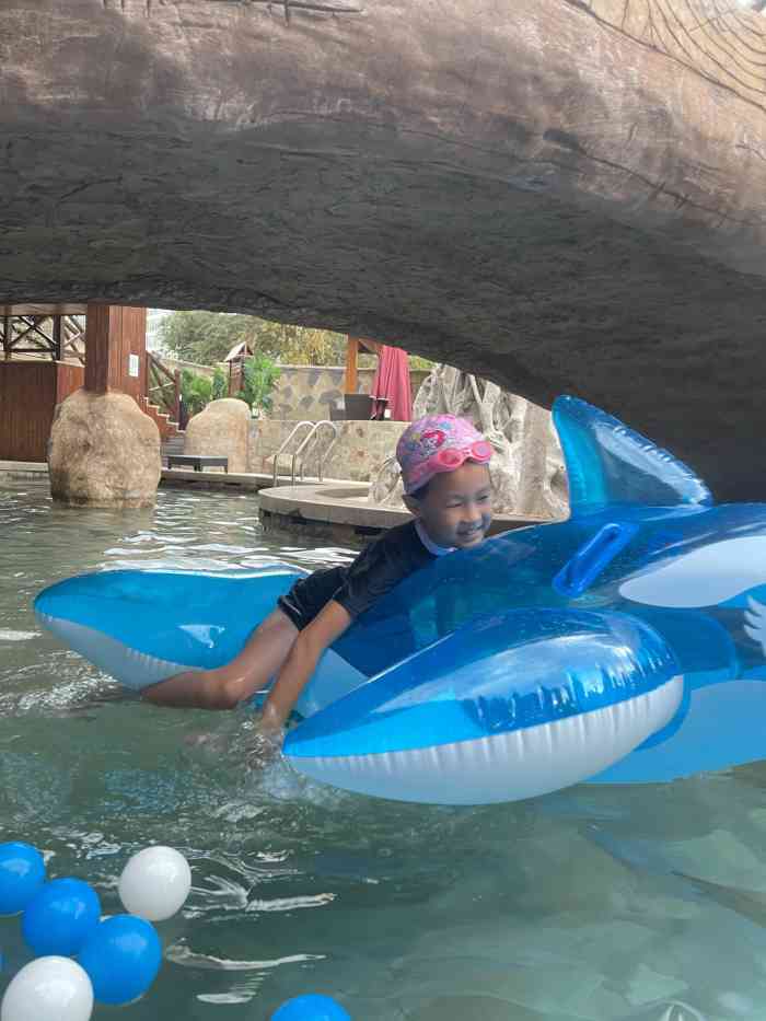 裕龙温泉洗浴-"地点就在10号线西钓鱼台站c口左手边,出.