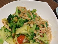 拍蒜香炒西兰花-北李妈妈菜·虾爬子大锅贴(贵和店)