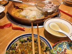 -洱火云南酸菜牛肉火锅(石景山当代商城店)