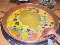 -洱火云南酸菜牛肉火锅(石景山当代商城店)