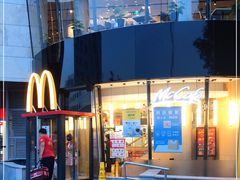 -麦当劳(展览路店)