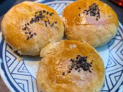 现烤鲜花饼-云海肴云南菜·蒸汽石锅鱼(青岛万象城店)