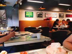 -新大咀港式茶餐厅(宝山万达店)