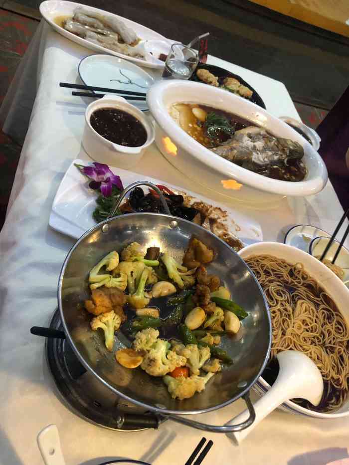 云中小雅-"位于55层,旋转餐厅,视野很好,俯瞰南京."-大众点评移动版