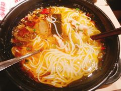 经典酸菜肉丝米线-乡村基(杨家坪建设店)